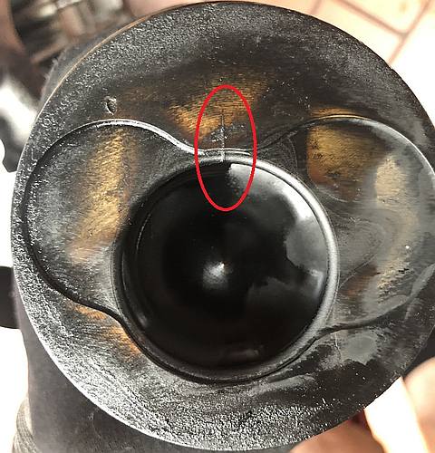 Kolben Riss vorhanden